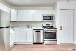 152 Oak St, New Britain, CT 06051 - Photo 8