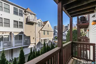 44 Pleasant St, Stamford, CT 06901 - Photo 10