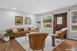 42 Hastings Ln, Stamford, CT 06905 - Photo 4