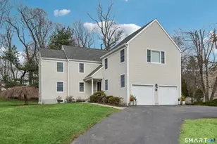 42 Hastings Ln, Stamford, CT 06905 - Photo 2