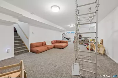 42 Hastings Lane, Stamford, CT 06905 - Photo 20