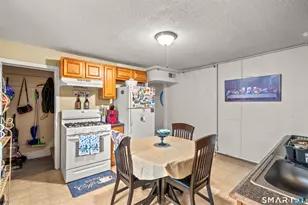 148 Pleasant St, Enfield, CT 06082 - Photo 14