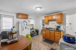 148 Pleasant St, Enfield, CT 06082 - Photo 8