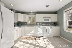 10 Eaton Cir, West Hartford, CT 06117 - Photo 6