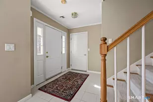 10 Eaton Cir, West Hartford, CT 06117 - Photo 4