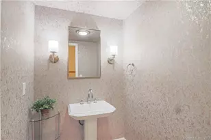 35 Jordan Ln, Stamford, CT 06903 - Photo 12