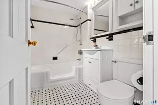 160 Sedgwick Rd, West Hartford, CT 06107 - Photo 26
