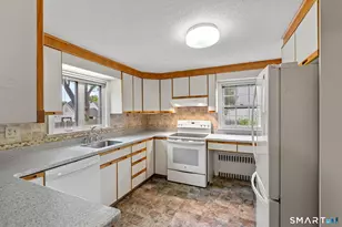 160 Sedgwick Rd, West Hartford, CT 06107 - Photo 10