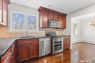 8 Woodlawn Dr, Bethel, CT 06801 - Photo 12