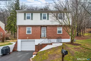 30 Clinton Pl, Wallingford, CT 06492 - Photo 2