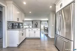 439 Waverly Rd, Shelton, CT 06484 - Photo 10