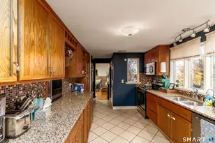 357 Long Hill Rd, Wallingford, CT 06492 - Photo 8