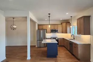 100 Mulholland Wy, North Haven, CT 06473 - Photo 6