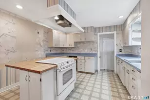 13 Calhoun Ave, Trumbull, CT 06611 - Photo 10