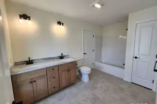 102 Mulholland Wy, North Haven, CT 06473 - Photo 28