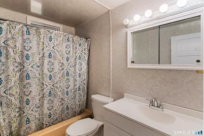 39 Woodcrest Avenue, Stratford, CT 06614 - Photo 10