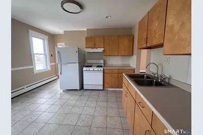 22-24 Bushnell Street, Hartford, CT 06114 - Photo 8