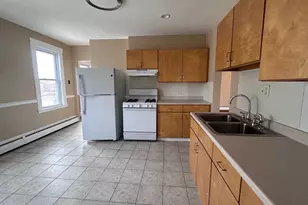 22-24 Bushnell St, Hartford, CT 06114 - Photo 8