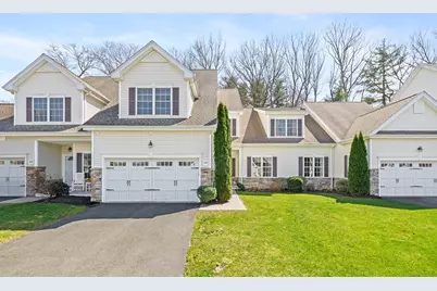 38 Brighton Park Way #38, Bloomfield, CT 06002 - Photo 2