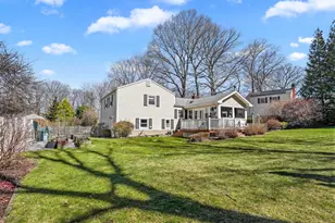 30 Rolling Wood Dr, Trumbull, CT 06611 - Photo 2