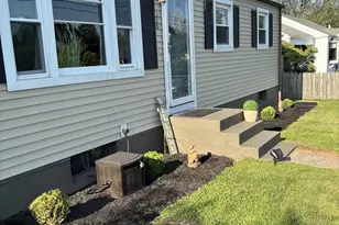 130 Round Hill Rd, Meriden, CT 06450 - Photo 2