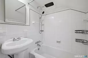 104 Price Blvd, West Hartford, CT 06119 - Photo 20