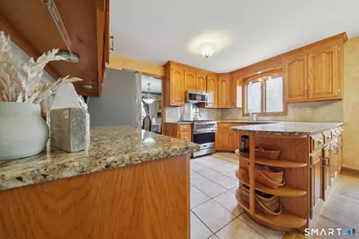 22 Knollwood Drive, Fairfield, CT 06824 - Photo 8