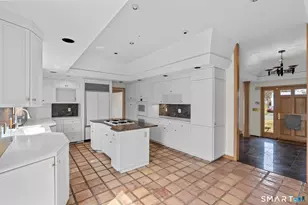 9 Juniper Ln, West Hartford, CT 06117 - Photo 8