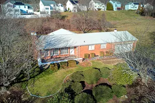 76 Gaylord Mountain Rd, Hamden, CT 06518 - Photo 2