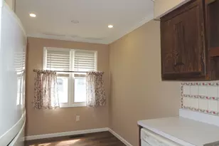 124 S Montowese St, Branford, CT 06405 - Photo 6