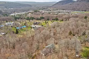 202 Hogan Rd, Hamden, CT 06518 - Photo 4