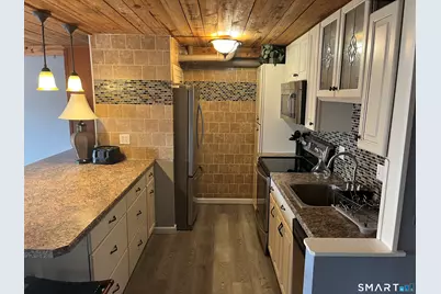 68 Thermos Avenue #212B, Norwich, CT 06360 - Photo 2