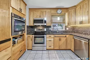 8 Koger Rd, Trumbull, CT 06611 - Photo 10