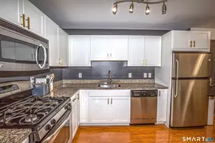 26 School House Dr, West Hartford, CT 06110 - Photo 10