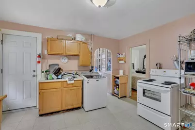 23 Summer Street, Waterbury, CT 06704 - Photo 18