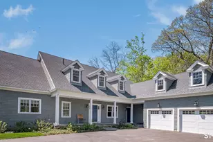 81A Middle Beach Rd, Madison, CT 06443 - Photo 4