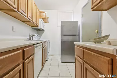 24 Merrill Street #APT D1, Hartford, CT 06106 - Photo 2