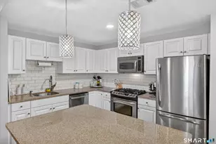 25 Adams Ave, Stamford, CT 06902 - Photo 8