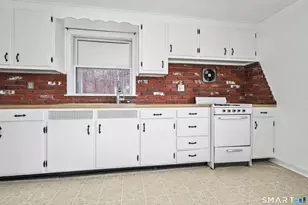 50 Benton St, Winchester, CT 06098 - Photo 10