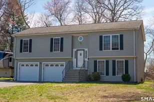 37 Autumn Ln, East Hartford, CT 06108 - Photo 2