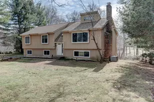 94 Huckleberry Ln, Southington, CT 06489 - Photo 2