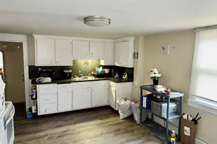 121 Saybrook Rd, Middletown, CT 06457 - Photo 12