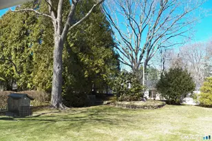 60 Rockledge Dr, Waterbury, CT 06706 - Photo 4