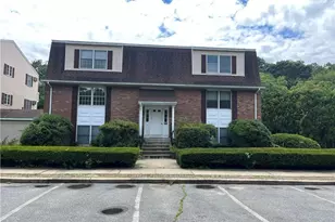 302 Boston Post Rd, Waterford, CT 06385 - Photo 1