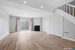 93 Park Ave, Danbury, CT 06810 - Photo 10