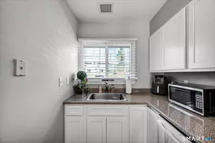 13 McKenna Dr, Middletown, CT 06457 - Photo 8