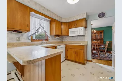 131 Oxbow Drive, Meriden, CT 06450 - Photo 12