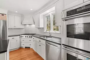 4 Woodridge Cir, Trumbull, CT 06611 - Photo 10