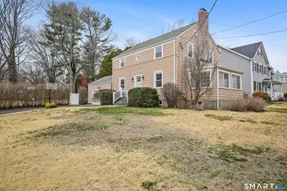 4 Woodridge Circle, Trumbull, CT 06611 - Photo 2