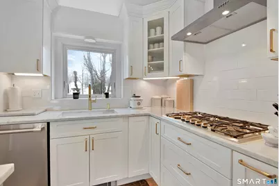 17 College Street, Old Saybrook, CT 06475 - Photo 4